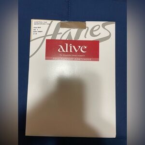 Hanes Alive Pantyhose Full Support Control Top Reinforced Toe Barely There Sz E